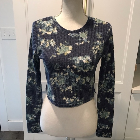 Urban outfitters Out From Under Blue Floral Long Sleeve Waffle Knit Crop Top - Picture 1 of 10